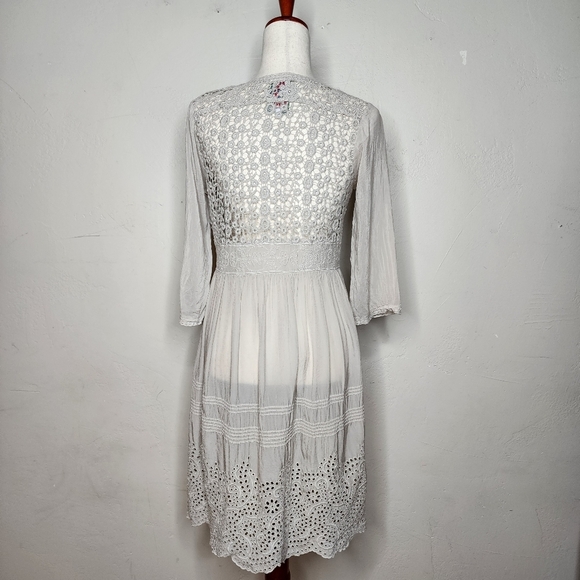 Johnny Was Beige Eyelet Embroidered Tan Dress Size Small - Picture 6 of 11